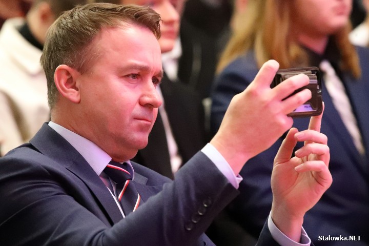 Morawiecki i Obajtek na spotkaniu w Stalowej Woli.