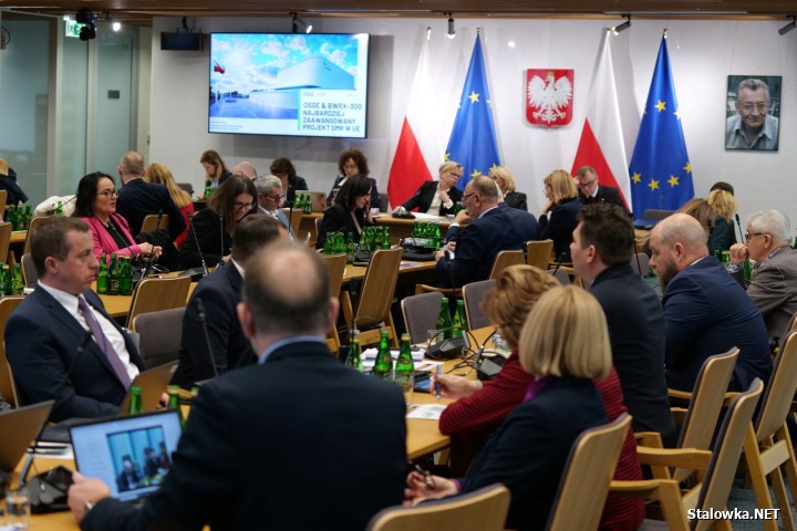 5 minut o atomie - tyle czasu na przedstawienie projektu na temat budowy małego reaktora SMR BWX-300 w Stalowej Woli dostali inwestorzy Orlen i Synthos Green Energy.