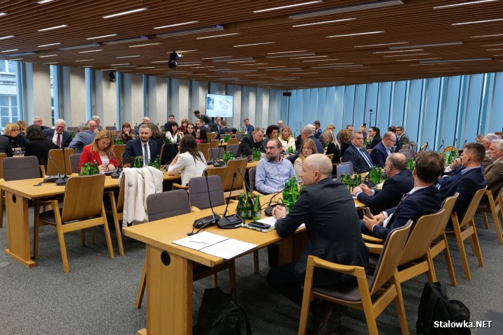 5 minut o atomie - tyle czasu na przedstawienie projektu na temat budowy małego reaktora SMR BWX-300 w Stalowej Woli dostali inwestorzy Orlen i Synthos Green Energy.