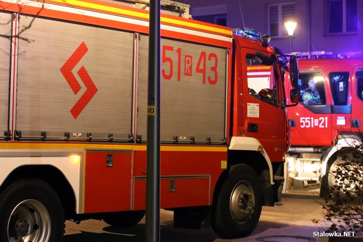 Akcja straży pożarnej w bloku na osiedlu Śródmieście.