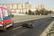 Na wiadukcie na ulicy Komisji Edukacji Narodowej w Stalowej Woli doszło do wypadku z udziałem skutera.