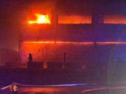 Na ulicy Zdzisława Malickiego płonie hala z paliwami alternatywnymi.