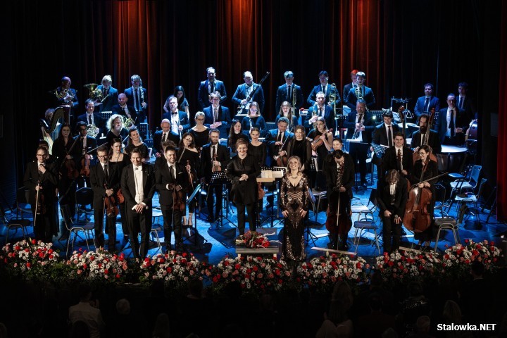 Orkiestra symfoniczna Cavatina Philharmonic Orchestra z Bielska-Białej muzycznie powitała Nowy Rok w Miejskim Domu Kultury w Stalowej Woli.