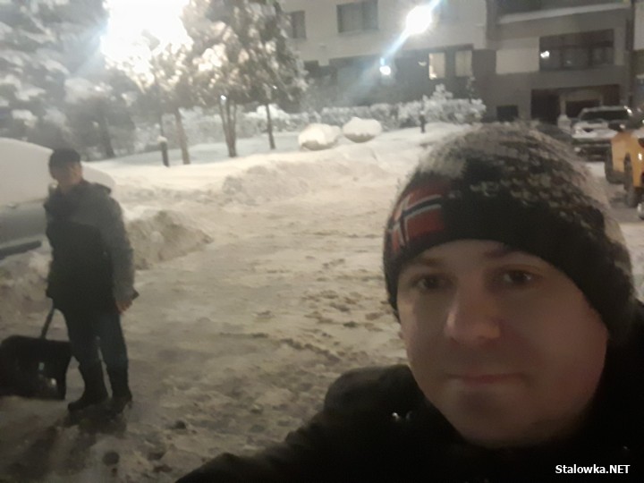 Stalowi Patrioci ruszyli z łopatami na miasto, aby wesprzeć służby w odśnieżaniu.