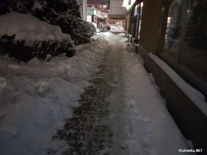 Stalowi Patrioci ruszyli z łopatami na miasto, aby wesprzeć służby w odśnieżaniu.