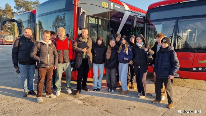 Młodzieżowi radni z wizytą studyjną w Miejskim Zakładzie Komunikacji.