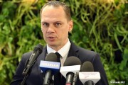 Poseł Rafał Weber (Prawo i Sprawiedliwość) zachęca do udziału w konsultacjach pod projektem ustawy zgłoszonej przez grupę parlamentarzystów. Chodzi o zniesienie neutralności płciowej w ogłoszeniach o pracę, które funkcjonuje od 24 grudnia 2025 roku.