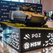 Model CBWP Ratel zaprezentowany przez Hutę Stalowa Wola.