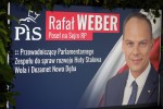 Poseł Rafał Weber (PiS) na konferencji prasowej w biurowcu Mostostal w Stalowej Woli.