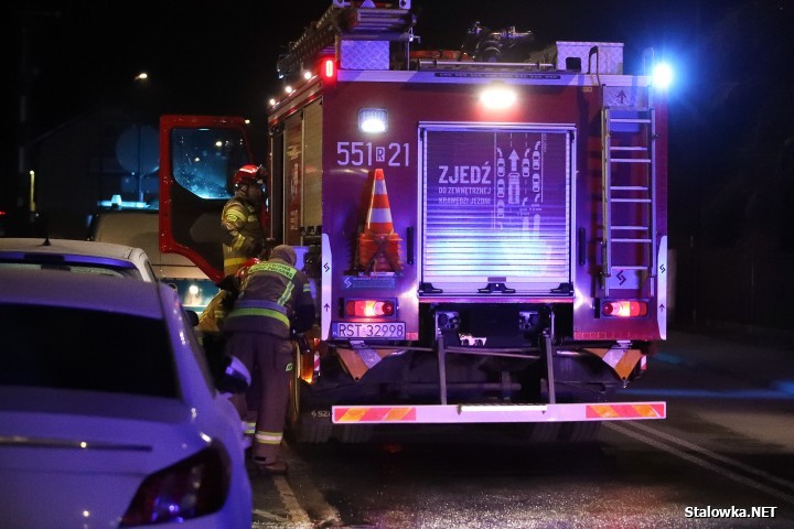 3 osoby uległy poparzeniu w wyniku pożaru na ulicy Poniatowskiego w Stalowej Woli.