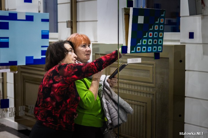 Do 10 marca 2026 roku w Galerii Tło w Miejskim Domu Kultury można oglądać wystawę prezentującą twórczość dwóch artystów, braci bliźniaków - Piotra i Witolda Adamczyków pod tytułem Współbrzmienie 3.