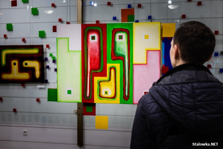 Do 10 marca 2026 roku w Galerii Tło w Miejskim Domu Kultury można oglądać wystawę prezentującą twórczość dwóch artystów, braci bliźniaków - Piotra i Witolda Adamczyków pod tytułem Współbrzmienie 3.