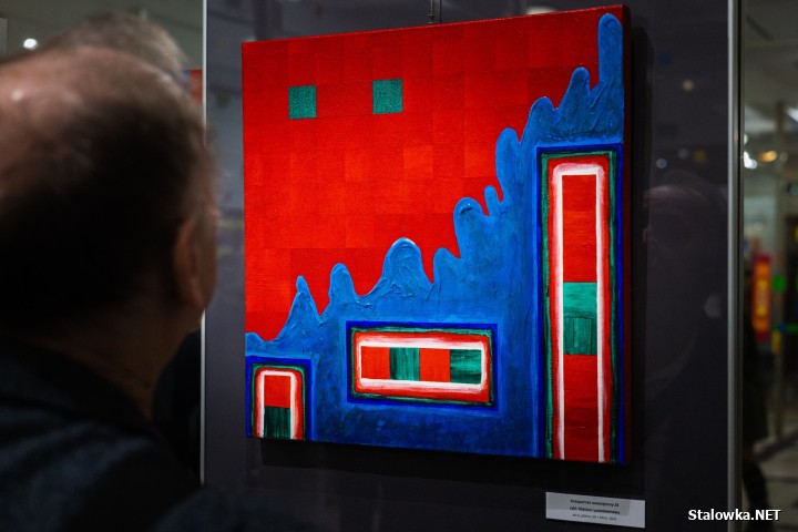 Do 10 marca 2026 roku w Galerii Tło w Miejskim Domu Kultury można oglądać wystawę prezentującą twórczość dwóch artystów, braci bliźniaków - Piotra i Witolda Adamczyków pod tytułem Współbrzmienie 3.