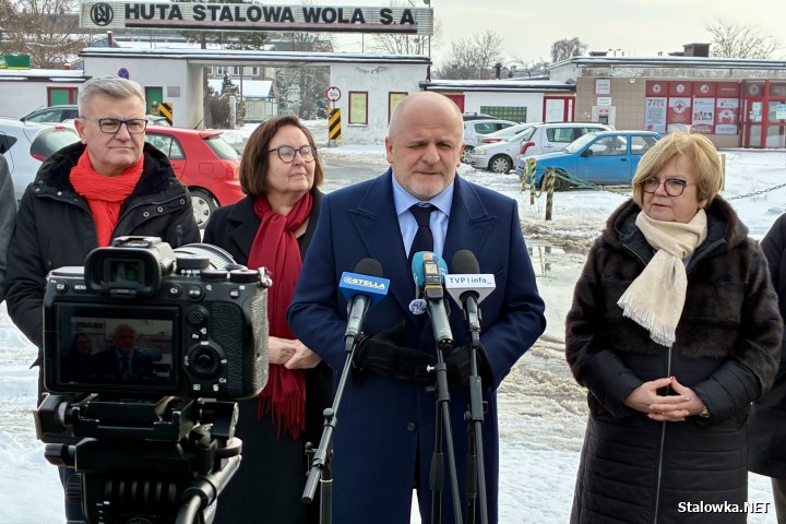 Konferencja prasowa członków Platformy Obywatelskiej w sprawie programu SAFE.
