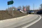 Blisko z 3 promilami 51-latek wjechał na wyspę na rondzie.