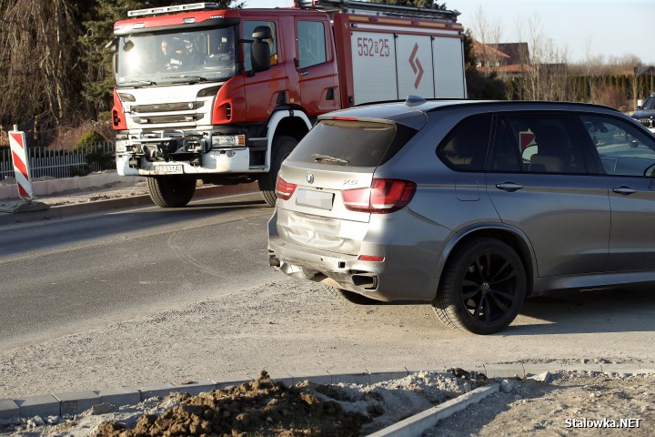 Zdarzenie drogowe na budowanym rondzie na DW-855 w Rzeczycy Długiej.