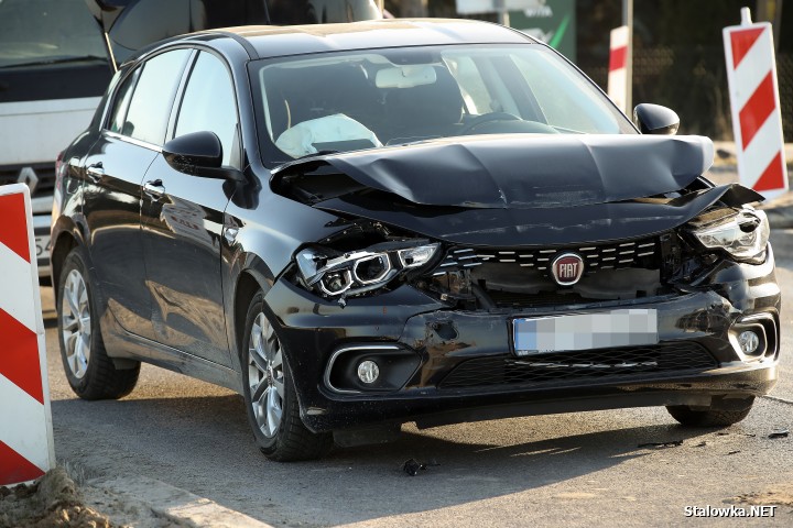 Zdarzenie drogowe na budowanym rondzie na DW-855 w Rzeczycy Długiej.