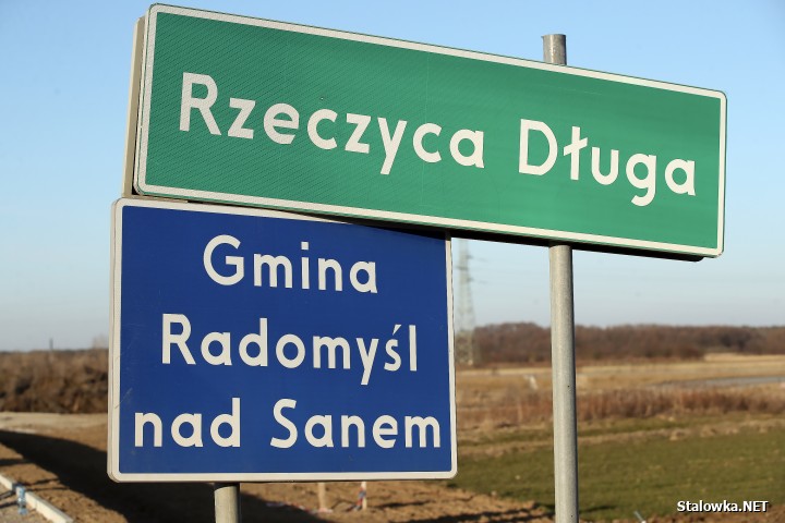 Zdarzenie drogowe na budowanym rondzie na DW-855 w Rzeczycy Długiej.