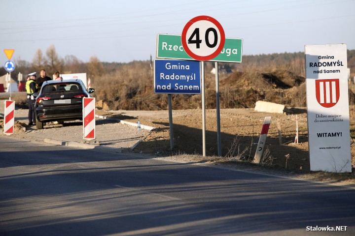 Zdarzenie drogowe na budowanym rondzie na DW-855 w Rzeczycy Długiej.