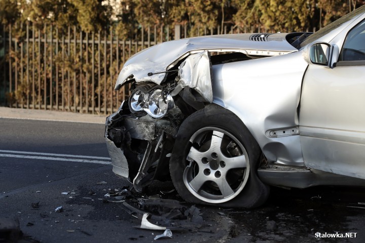 DK77: czołowe zderzenie w Agatówce. Mieszkańcy od lat apelują tam o rondo!