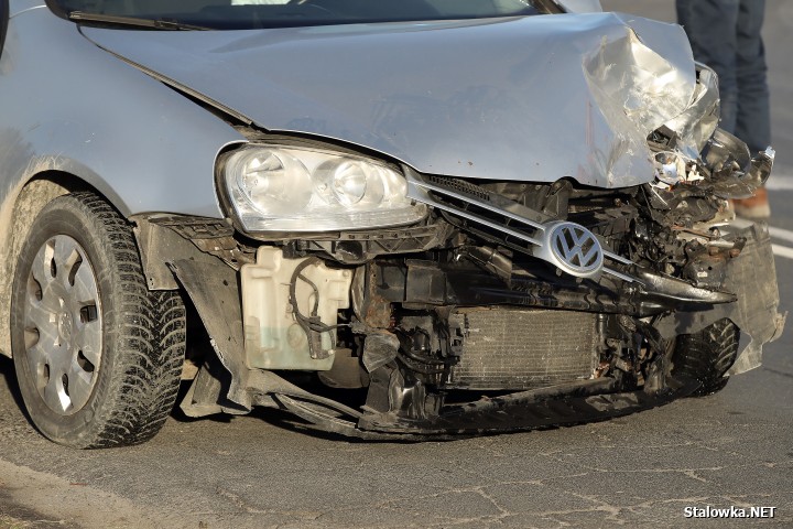 DK77: czołowe zderzenie w Agatówce. Mieszkańcy od lat apelują tam o rondo!