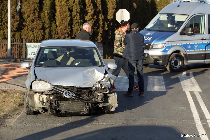 DK77: czołowe zderzenie w Agatówce. Mieszkańcy od lat apelują tam o rondo!