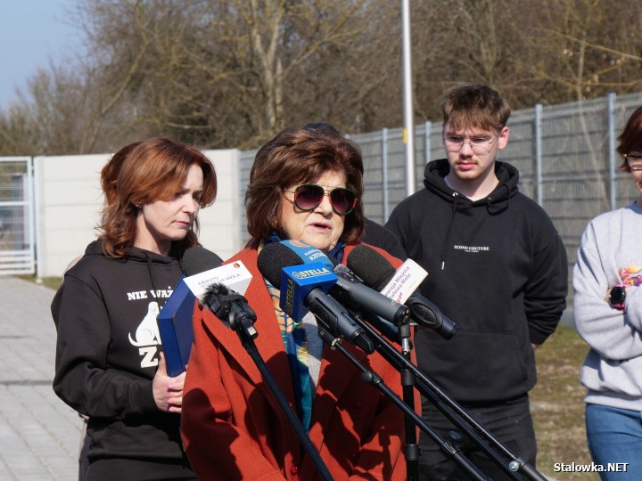 Uroczystość zbiegła się z jubileuszem 10-lecia działalności stowarzyszenia Psia Przystań, która już od dekady ratuje zwierzęta skazane na samotność, głód i strach. 
