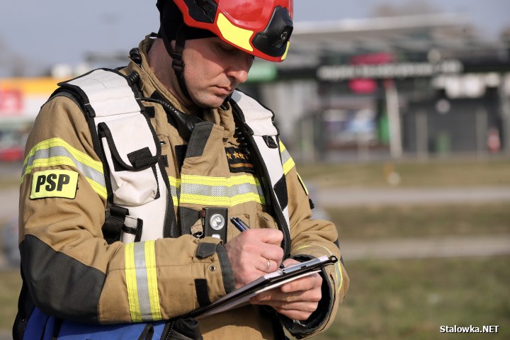Potrącenie 49-latka na obwodnicy przy galerii VIVO! w Stalowej Woli.