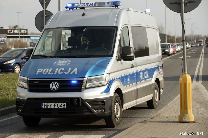 Potrącenie 49-latka na obwodnicy przy galerii VIVO! w Stalowej Woli.