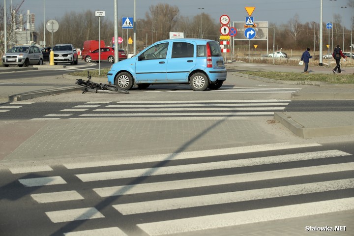 Potrącenie 49-latka na obwodnicy przy galerii VIVO! w Stalowej Woli.