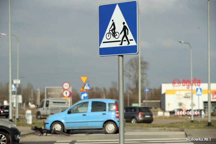 Potrącenie 49-latka na obwodnicy przy galerii VIVO! w Stalowej Woli.