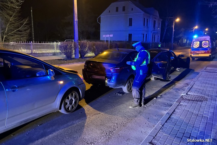 Na ul. Rozwadowskiej przy kapliczce św. Jana Nepomucena doszło do groźnie wyglądającego zdarzenia drogowego.