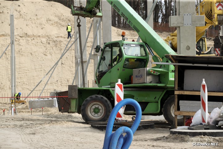 Plac budowy Centrum Sportów Młodzieżowych w Stalowej Woli.