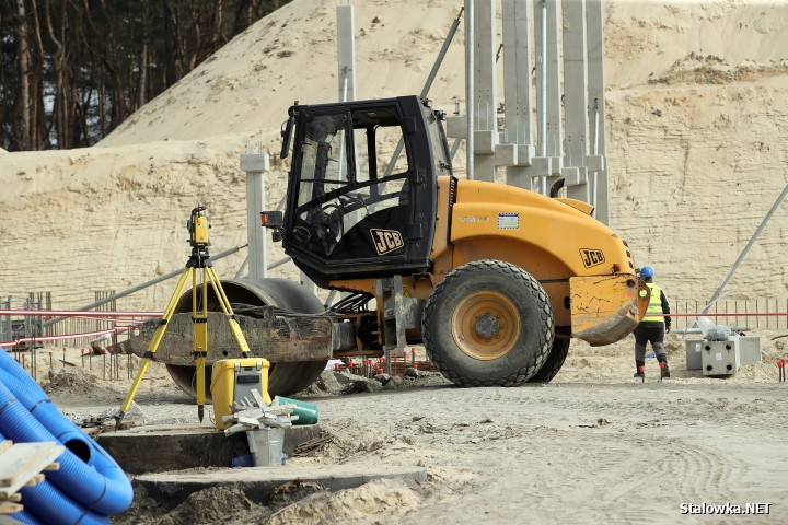 Plac budowy Centrum Sportów Młodzieżowych w Stalowej Woli.