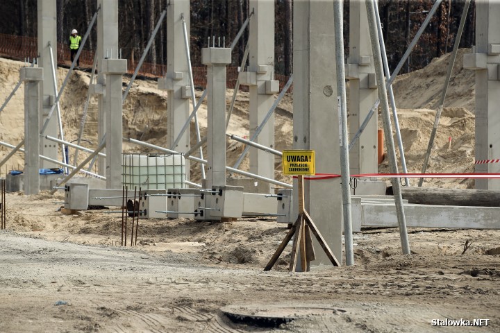 Plac budowy Centrum Sportów Młodzieżowych w Stalowej Woli.