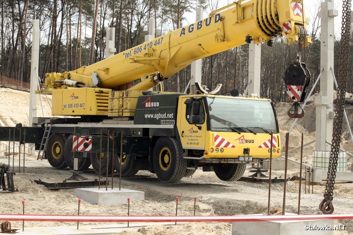 Plac budowy Centrum Sportów Młodzieżowych w Stalowej Woli.
