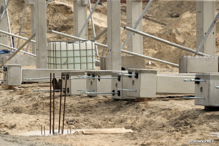 Plac budowy Centrum Sportów Młodzieżowych w Stalowej Woli.