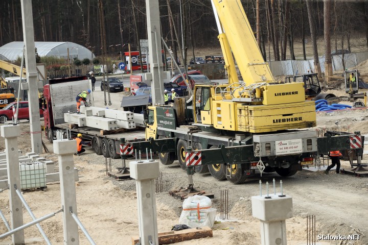 Plac budowy Centrum Sportów Młodzieżowych w Stalowej Woli.