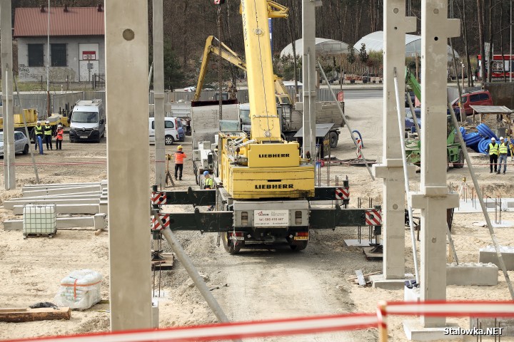 Plac budowy Centrum Sportów Młodzieżowych w Stalowej Woli.