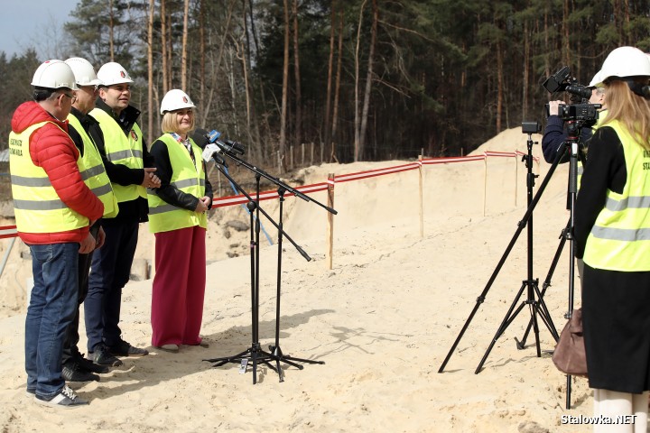 Plac budowy Centrum Sportów Młodzieżowych w Stalowej Woli.