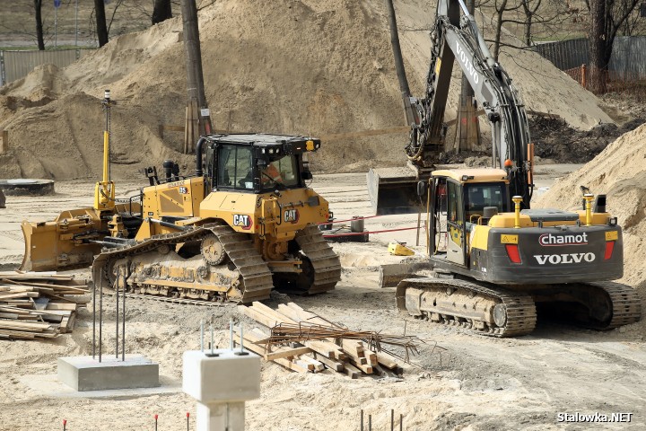 Plac budowy Centrum Sportów Młodzieżowych w Stalowej Woli.