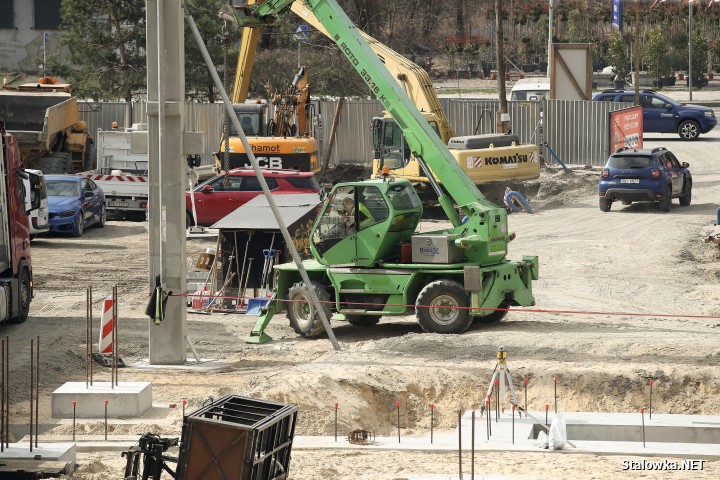 Plac budowy Centrum Sportów Młodzieżowych w Stalowej Woli.