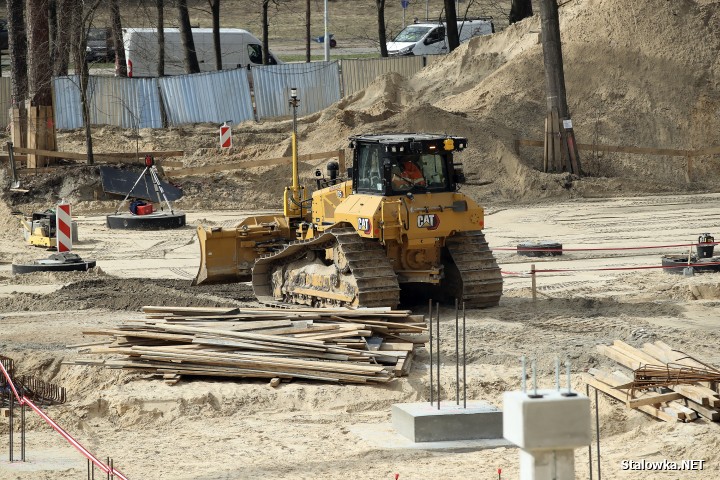 Plac budowy Centrum Sportów Młodzieżowych w Stalowej Woli.