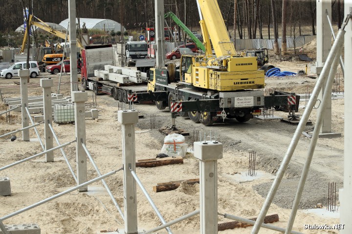 Plac budowy Centrum Sportów Młodzieżowych w Stalowej Woli.