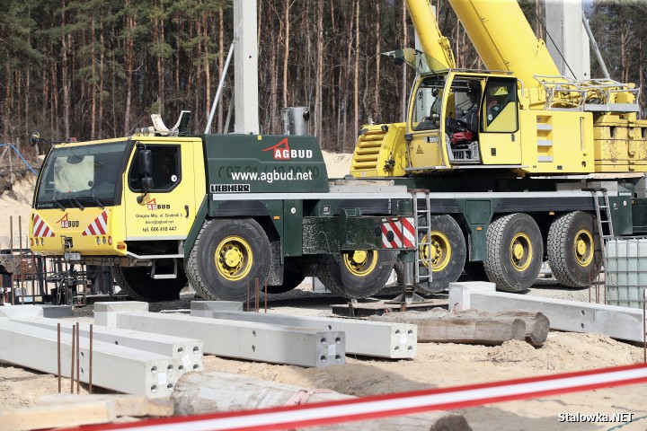 Plac budowy Centrum Sportów Młodzieżowych w Stalowej Woli.