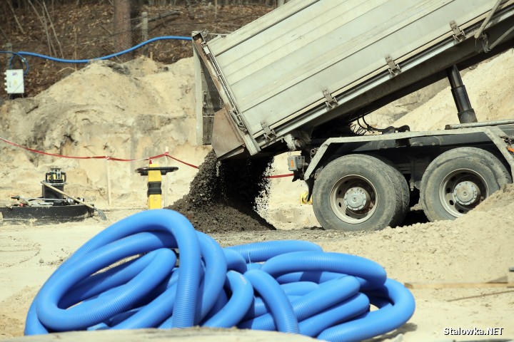 Plac budowy Centrum Sportów Młodzieżowych w Stalowej Woli.