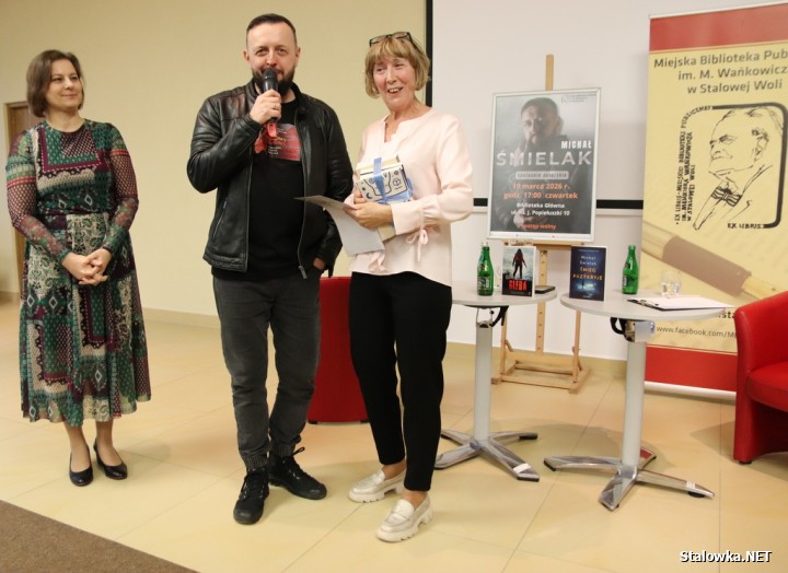 Czytelnikiem Roku 2025 w podsumowaniu konkursu Miejskiej Biblioteki Publicznej w Stalowej Woli została Wioletta Magiera. Pani Wioletta wygrała kategorię dla czytelników dorosłych, wypożyczyła 375 książek.