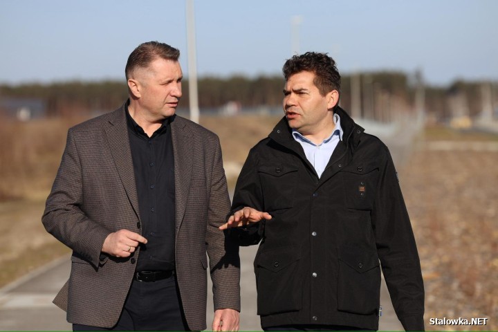 Z materiału wynika, że polityk i potencjalny kandydat na premiera Przenysław Czarnek był na powstającej nowej strefie gospodarczej Euro-Park Stalowa Wola.