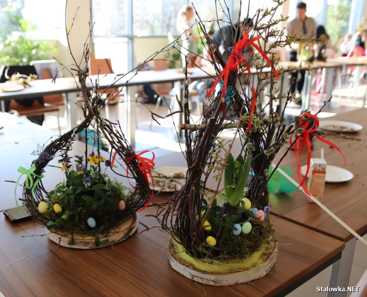 Wydarzenie było doskonałą okazją, by wspólnie przygotować się do nadchodzącej Wielkanocy, a jednocześnie spędzić wartościowy czas w gronie najbliższych i sąsiadów.