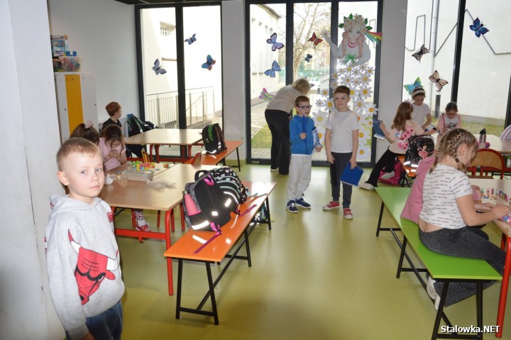 Remonty, jakie przeprowadzono w PSP nr 3 kosztowały 2,5 mln zł, z czego 1,7 to fundusze europejskie. Jeszcze w tym roku ma zostać zrealizowany remont szkolnego ogrodzenia.